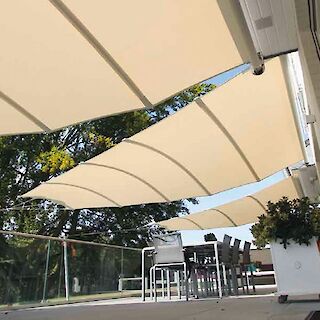 ERSTKLASSIGE SONNENSEGEL