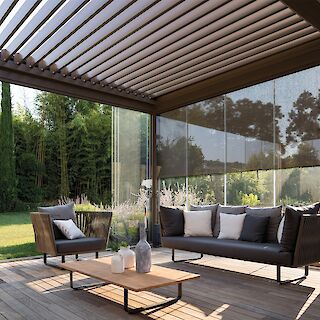 SCHIEBEGLAS-ELEMENTE FÜR OPTIMALEN WETTERSCHUTZ