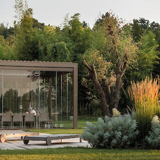 SCHIEBEGLAS-ELEMENTE FÜR OPTIMALEN WETTERSCHUTZ