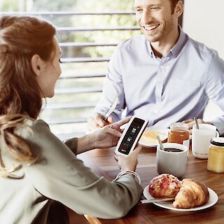 PER SMARTPHONE UND TABLET STEUERBAR