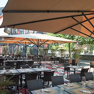 SONNENSCHIRME FÜR DEN GEWERBLICHEN BEREICH