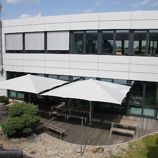 ÜBERGROSSE SONNENSCHIRME